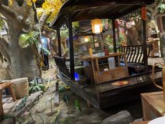 -城墙拐拐火锅(三峡广场黑金冠店)