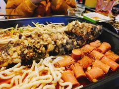 -川渝窈妹纸包鱼·齐齐哈尔烤肉