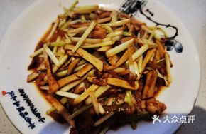 Leek Sprout and Tofu Shreds (Tofu Stir-fry)