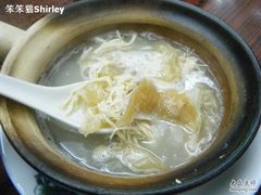 浓汤瓦煲花膠翅-添發碗仔翅美食