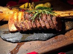 M9带骨和牛肋排-wann lounge 低温慢煮牛排·清吧