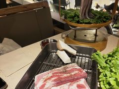 -蚂蚁洞·烤肉大营地(上海静安大悦城店)