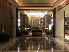 -永恒朗悦酒店(广西大学地铁站大学东路万达广场店)