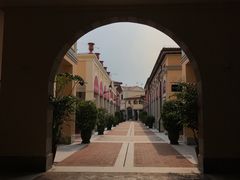 -佛罗伦萨小镇广佛名品奥特莱斯(疏港路店)