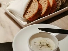 餐前面包黄油-壳里西餐厅Coquille Seafood Bistro(蒙自路店)