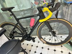 -老男孩男士理容馆·理发·烫染·修面