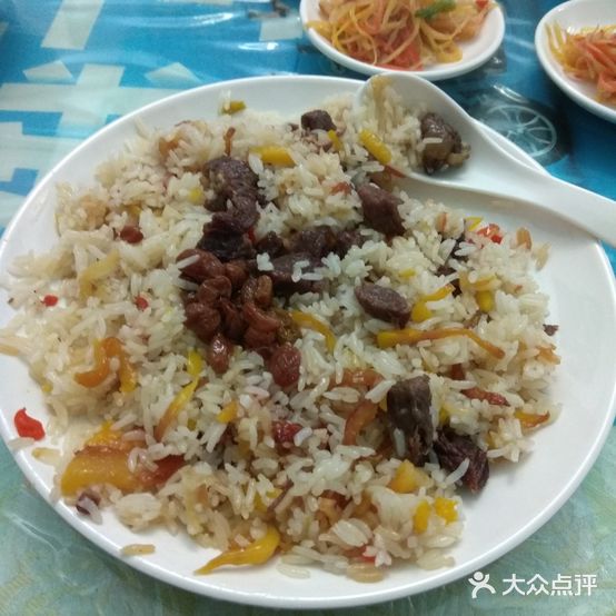 二道桥伯瓦木小锅抓饭(戍锦额河鱼街店)
