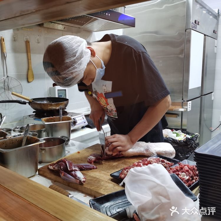 超级温柔的潮汕火锅,关键是现切牛肉一盘19元