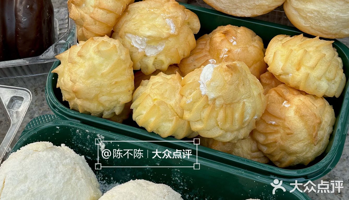 啊啊啊！终于在我大北京又吃到了…无敌好吃的蜂蜜脆皮小馒头