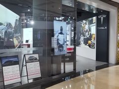 -TESLA 特斯拉(上海太古汇体验店)