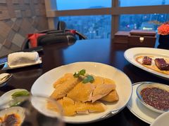 湛江沙姜靓鸡（半只）-广州柏悦酒店·悦景轩·粤菜餐厅