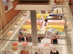 面包甜点陈列柜-好利来(北新桥店)