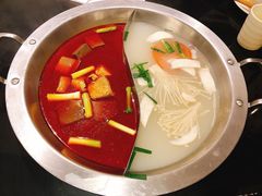 鸳鸯锅底-吴记老锅底麻辣火锅(福州路店)