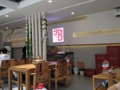 大堂-毛辣果·贵州红酸汤牛肉火锅(西单店)