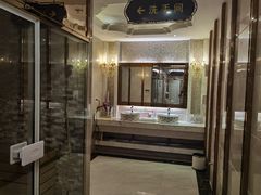-黄金水汇·美食(文锦渡店)