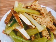 -阿策青岛排骨米饭(八里庙南五社区店)