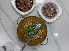 -余杨鸭鸭餐厅