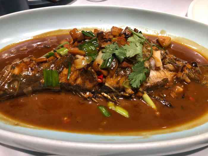 东大方传统菜(五常店)-"爸妈来杭预约了2个连包,店里装修风格古色.