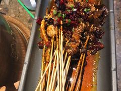 -沪小二炭火蛙锅(淮海中路美食不夜城店)