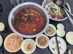 -周良天山牛杂城(天山路总店)