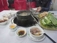 -鲁朗纳麦石锅鸡庄园