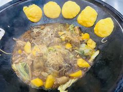 -粘豆包柴火铁锅炖