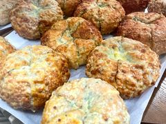 蒜香kiri乳酪包-CARINO BAKERY&CAFE(人广来福士店)