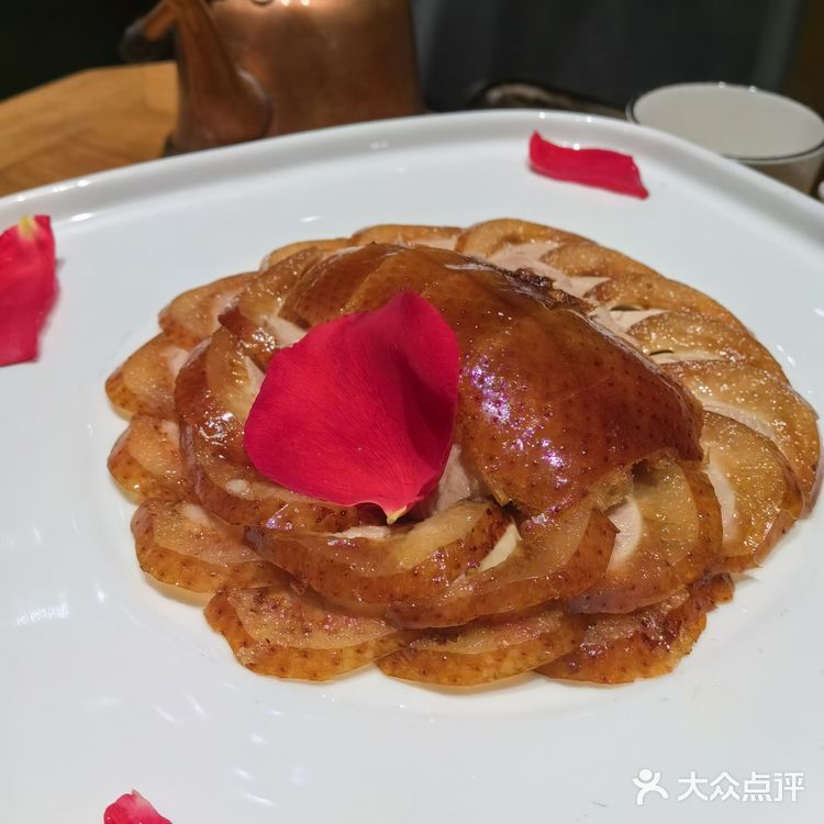 壹零捌道，比较有商务风格的北京菜。