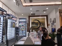 -回瑞眼镜·蔡司·依视路官方授权店(广益路万达店)