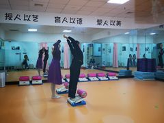 -艺熠舞蹈口才主持表演艺术中心(爱琴海校区)
