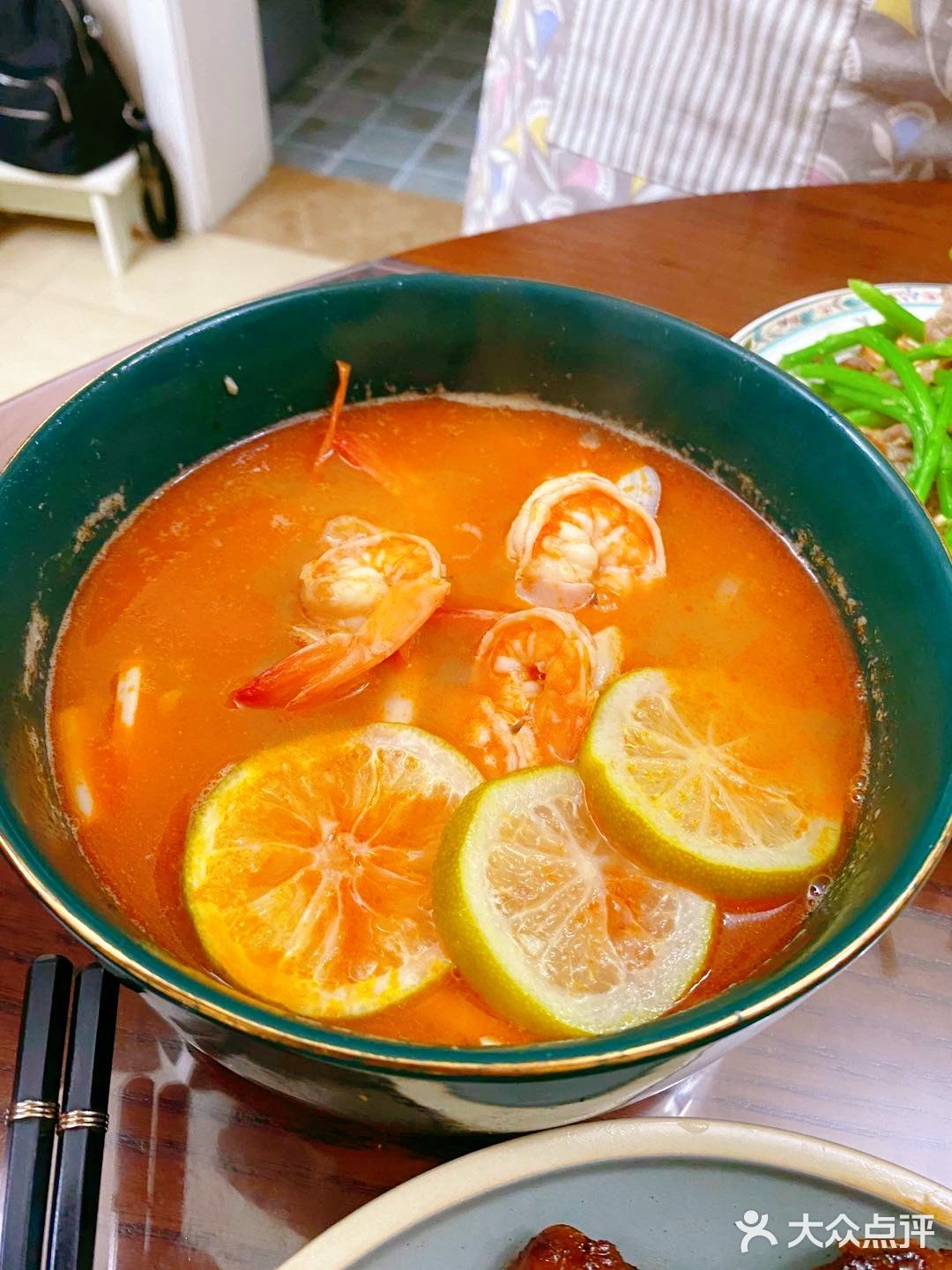 标准的苏州女孩啊！哈哈 菠萝炒饭，心血来潮呀