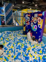 -反弹蹦床公园·亲子乐园·团建·派对(青岛融创茂店)