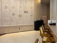 -灸春堂·艾灸·痛症·整脊连锁(之江银泰店)