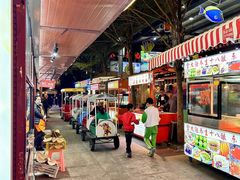 -三亚火车头万人海鲜广场