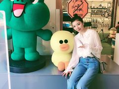 -LINE FRIENDS Garosu-gil Flagship Store