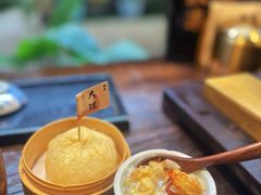 滇味糖腿包-银米·云南传统过桥米线(双廊黑金冠店)