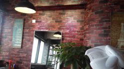 点击看大图 环境-比优缇发型工作室