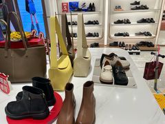 -BeLLE 百丽(凯德闵行商业中心店)
