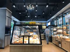 面包甜点陈列柜-赫斯提亚面包&咖啡店