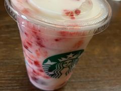 草莓酸奶星冰乐-星巴克(广州番禺钻汇广场分店)
