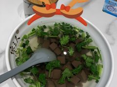 馋口鸭血汤-馋三尺蟹粉小笼(人民广场店)