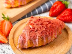 草莓咩咩-奈雪的茶(市百一店)