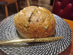法香蒜蓉乳酪包-ATLAS COFFEE(雅居乐中心店)