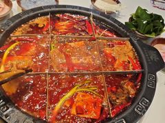 -卤校长老火锅(杨家坪直营店)