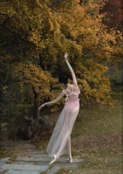 -深舞形体民族舞蹈工作室