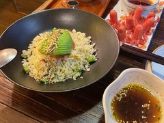 牛油果拌饭-小食院简餐厅
