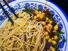 -渝之汇牛肉豌杂面