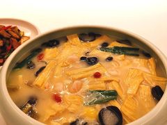 上汤虾仁鲜腐竹-禾珍珠家常小馆(河南博物院店)