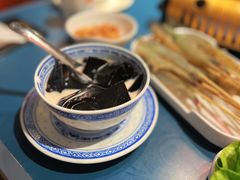 土著龟苓膏-邹开喜·小海鲜醉鸡煲·潮汕鲜切牛肉店(襄阳北路店)