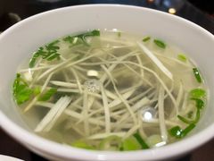 蚵仔汤-壹等品霸王猪脚(世紀廣場旁)